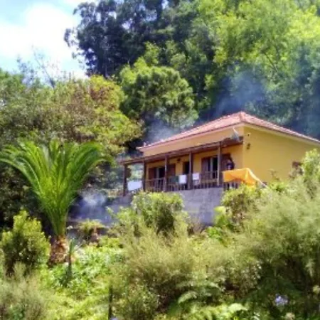 3 Bedrooms House With Sea View And Enclosed Garden At *