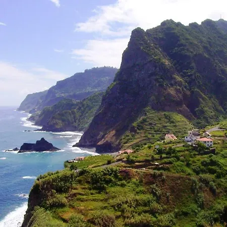Holiday home 3 Bedrooms House With Sea View And Enclosed Garden At Arco de Sao Jorge